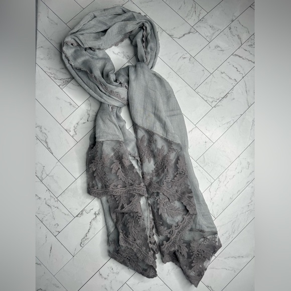 Embroidered Women's Scarf - 80% Viscose, 20% Cotton - Picture 1 of 4